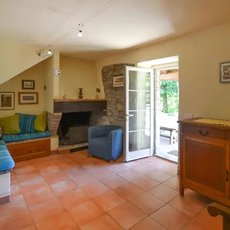 Dom wakacyjny 2 Bedroom Awesome In Pietralunga (Umbria)